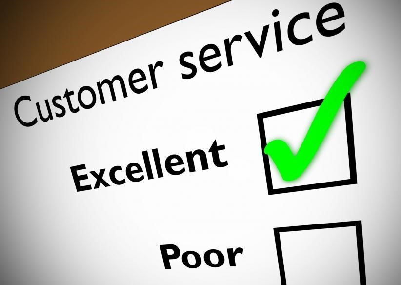 Customer service checklist with "excellent" checked in green.